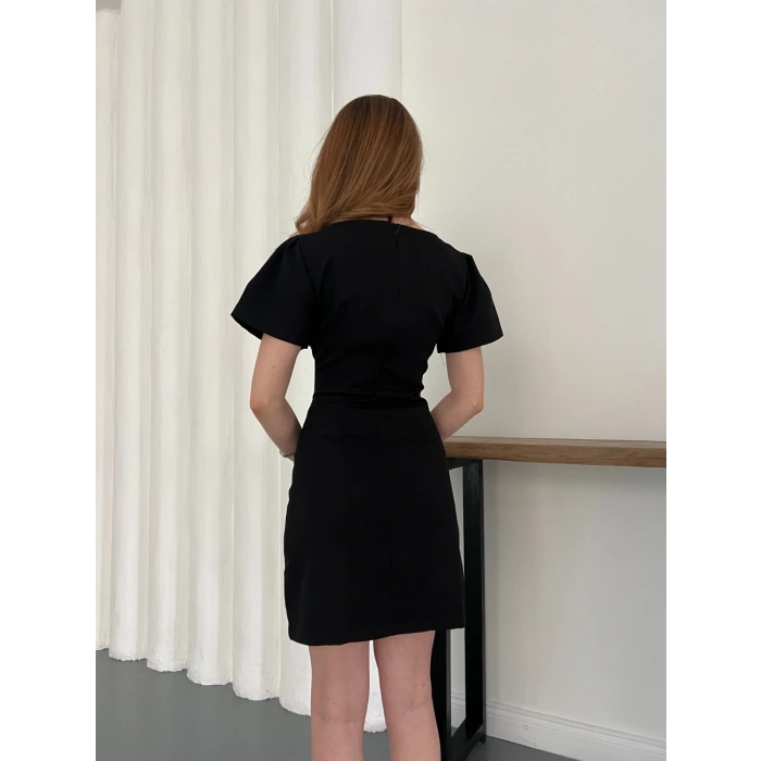 Cep Detaylı Arkası Fermuarlı Mini Elbise Siyah