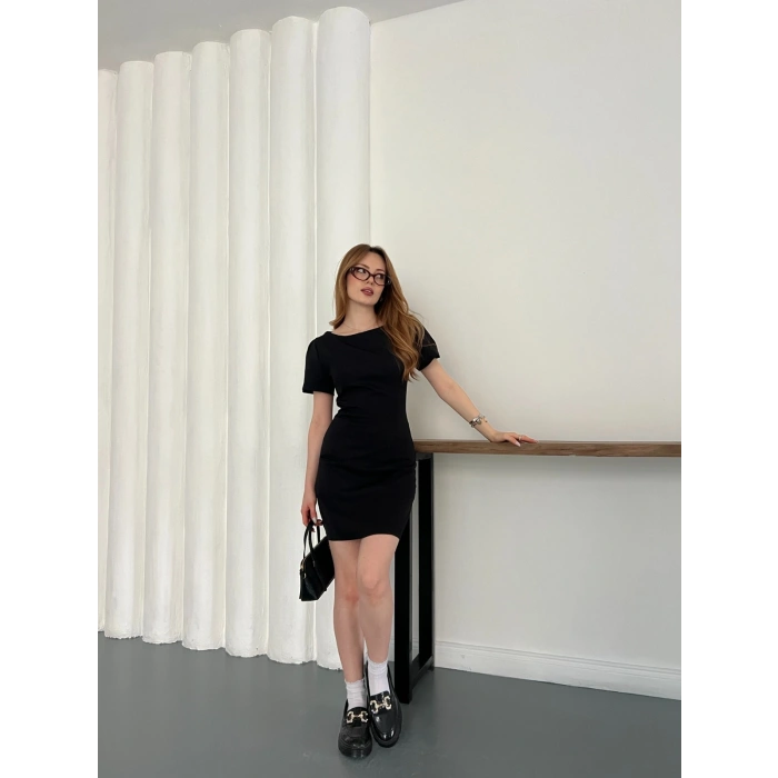 Cep Detaylı Arkası Fermuarlı Mini Elbise Siyah