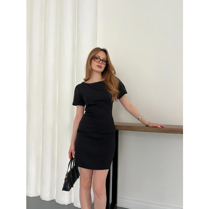 Cep Detaylı Arkası Fermuarlı Mini Elbise Siyah