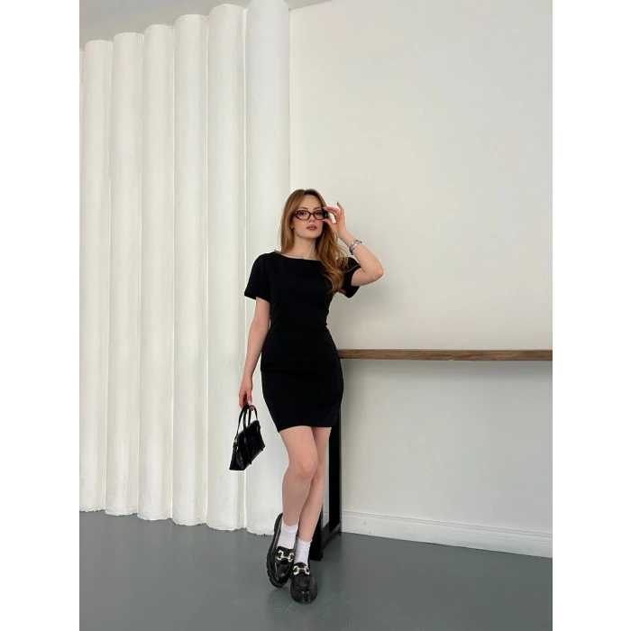 Cep Detaylı Arkası Fermuarlı Mini Elbise Siyah