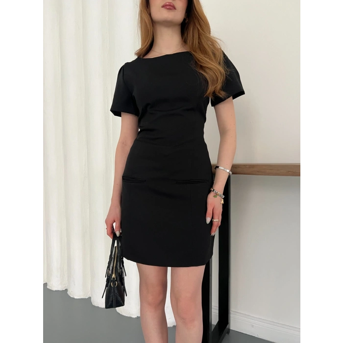 Cep Detaylı Arkası Fermuarlı Mini Elbise Siyah