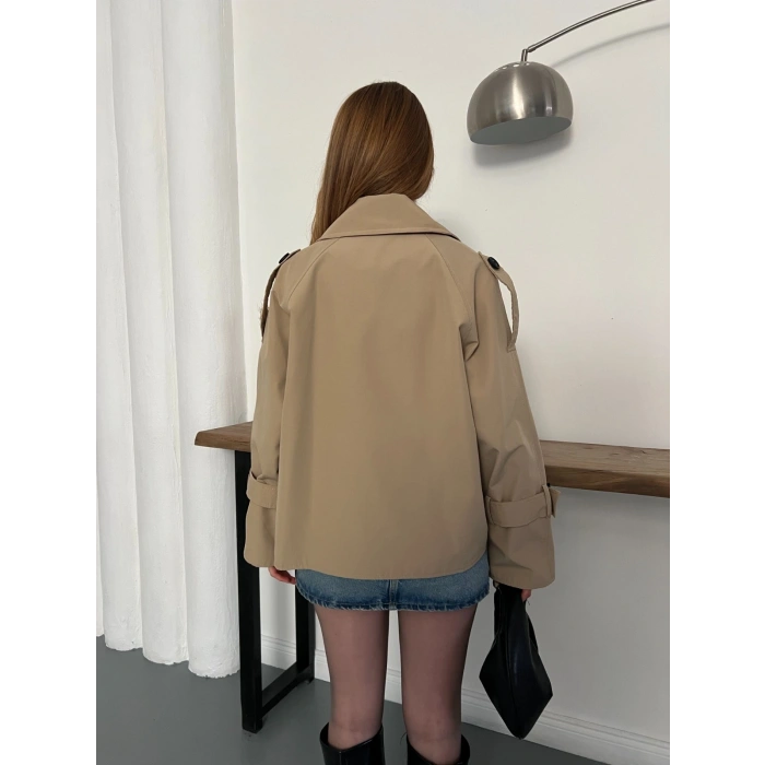 Omuz Kol Manşet Detaylı Cepli Trenç Ceket Camel