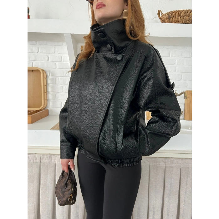 Yüksek Yaka Cepli Deri Ceket Siyah