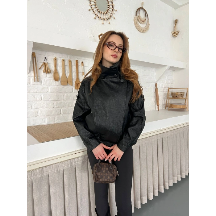 Yüksek Yaka Cepli Deri Ceket Siyah