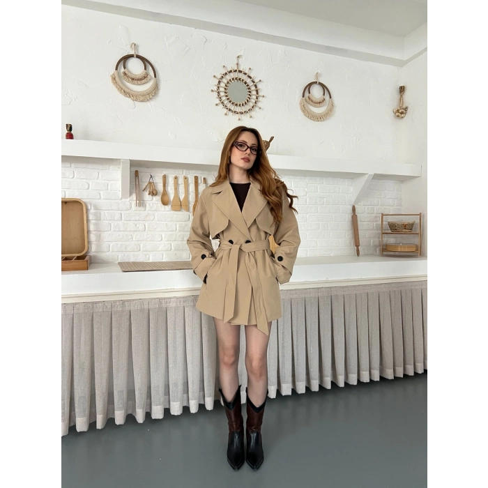 Kemer ve Manşet Detaylı Kısa Trençkot Camel