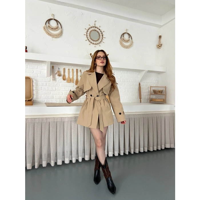 Kemer ve Manşet Detaylı Kısa Trençkot Camel