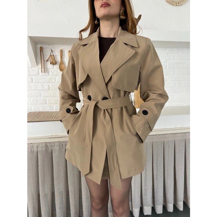 Kemer ve Manşet Detaylı Kısa Trençkot Camel