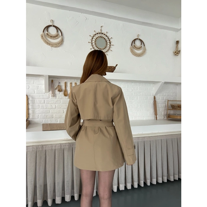 Kemer ve Manşet Detaylı Kısa Trençkot Camel