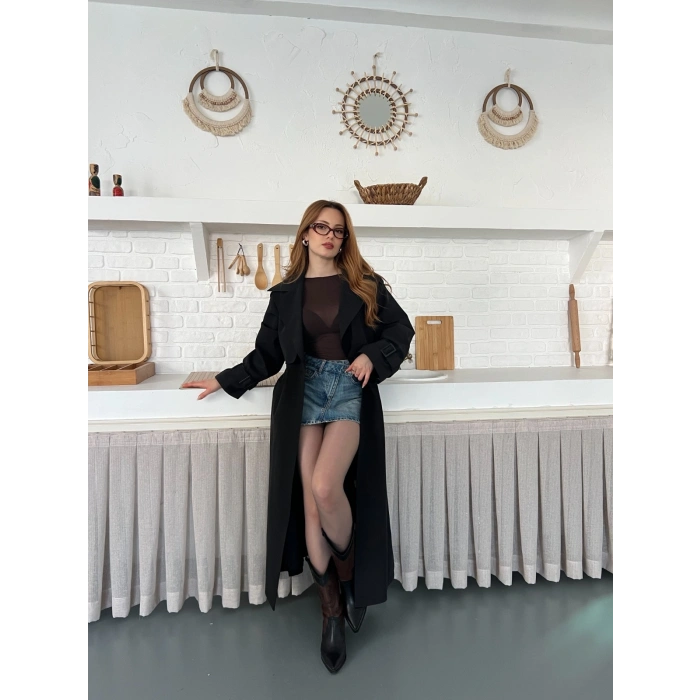 Kemer ve Manşet Detaylı Uzun Trençkot Siyah