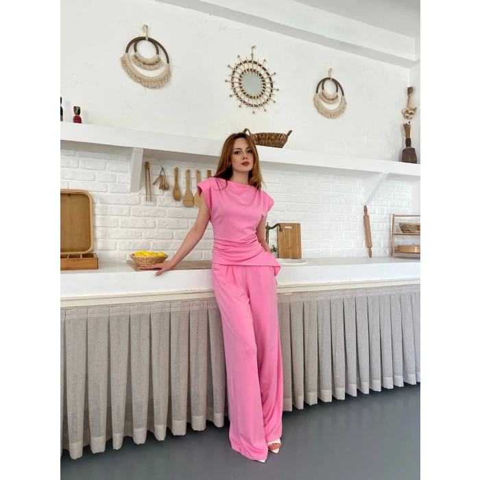 Omuz Vatkalı Asimetrik Kesim Takım Pembe