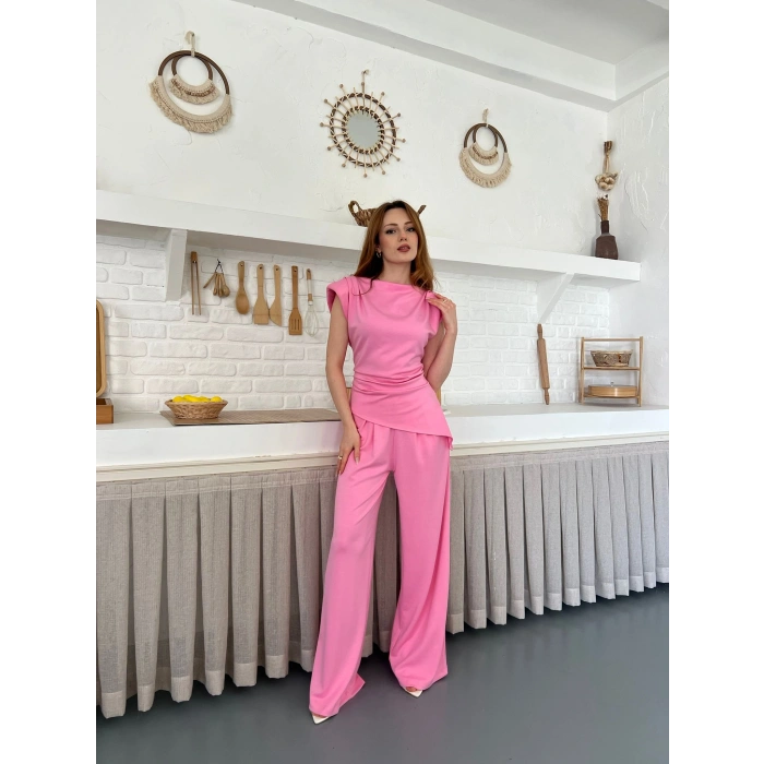 Omuz Vatkalı Asimetrik Kesim Takım Pembe