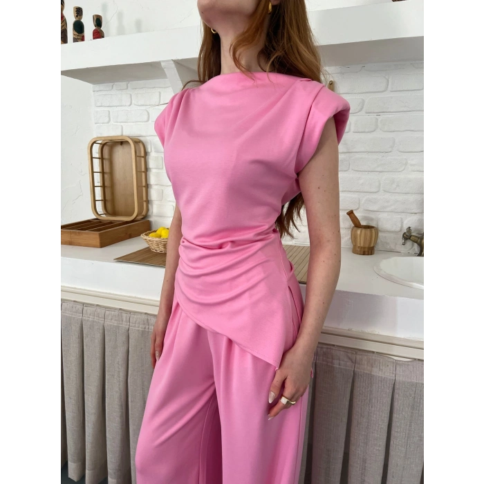 Omuz Vatkalı Asimetrik Kesim Takım Pembe