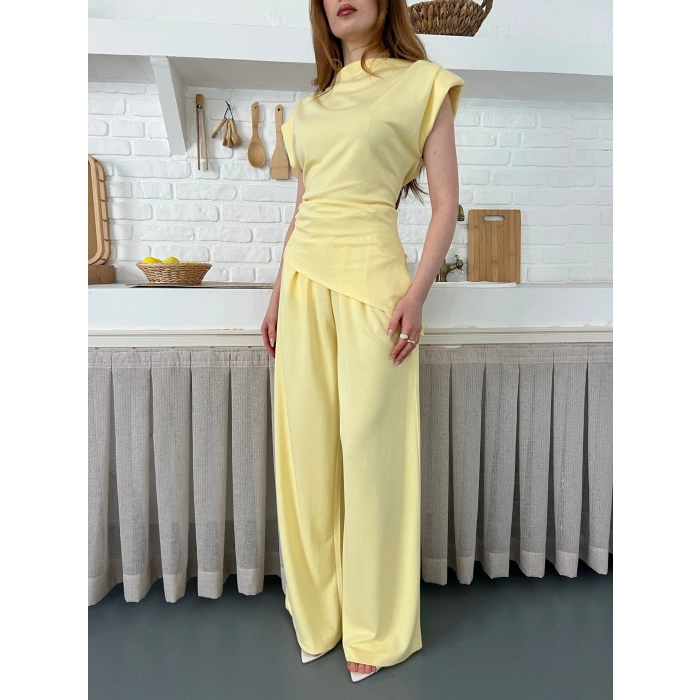 Omuz Vatkalı Asimetrik Kesim Takım Sarı