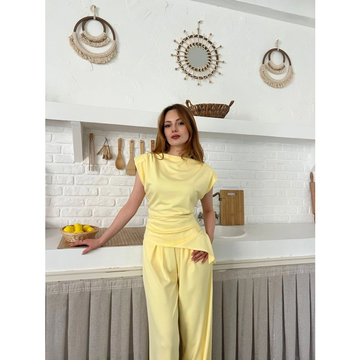 Omuz Vatkalı Asimetrik Kesim Takım Sarı