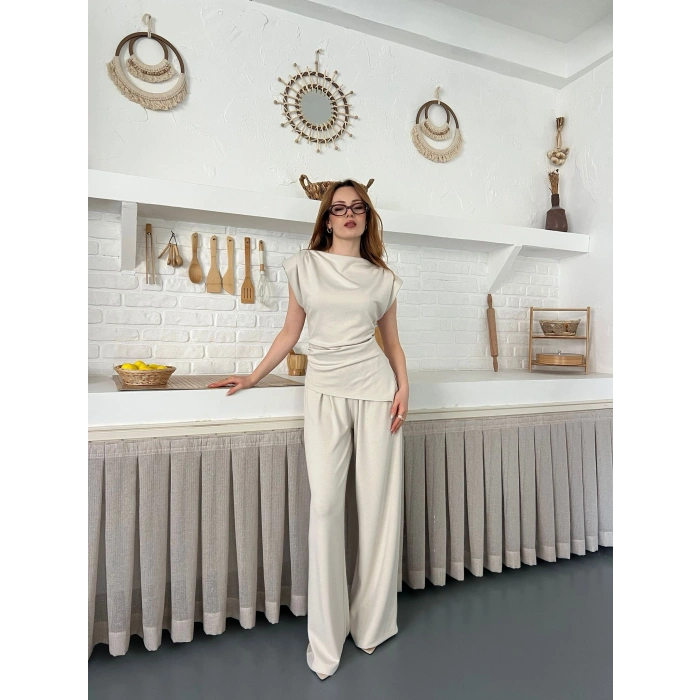 Omuz Vatkalı Asimetrik Kesim Takım Bej