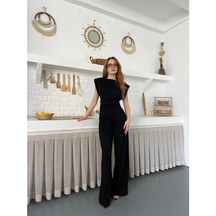 Omuz Vatkalı Asimetrik Kesim Takım Siyah