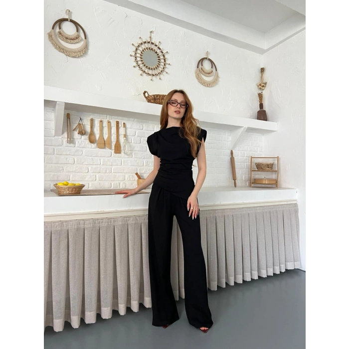 Omuz Vatkalı Asimetrik Kesim Takım Siyah