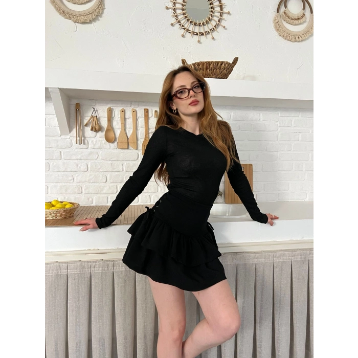 Kuş Gözü Detaylı İçi Şortlu Mini Etek Siyah