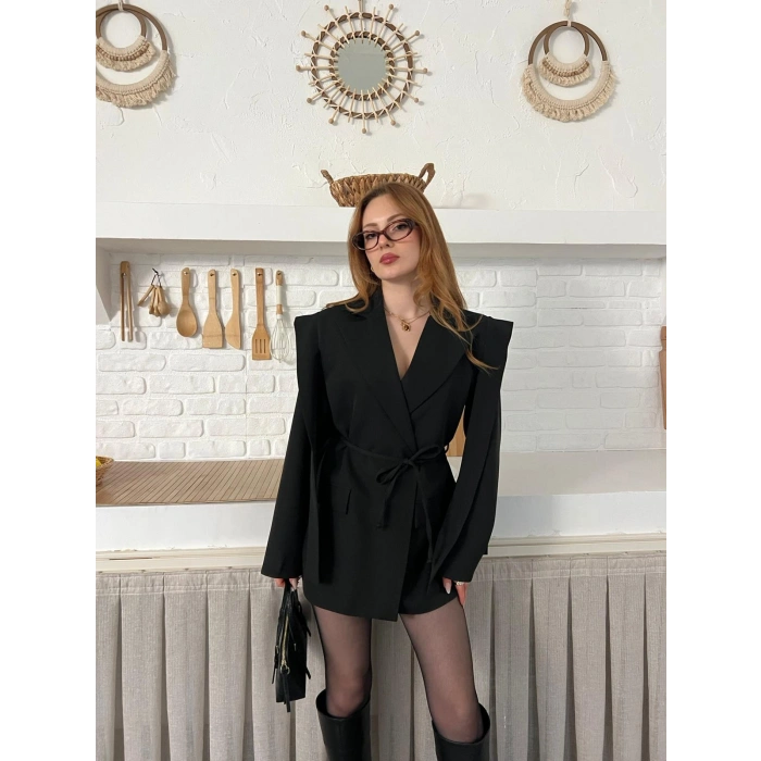 Omuz Detaylı Belden Bağlamalı Ceket Siyah