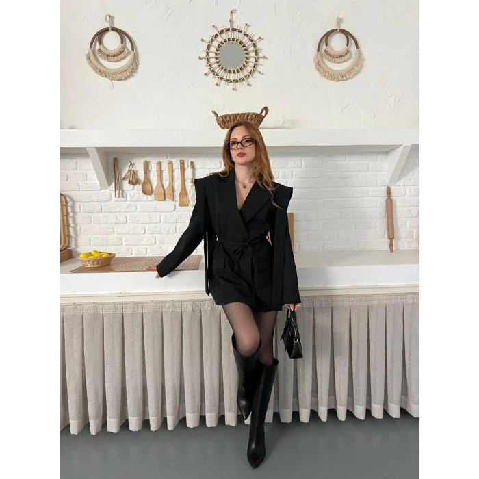 Omuz Detaylı Belden Bağlamalı Ceket Siyah