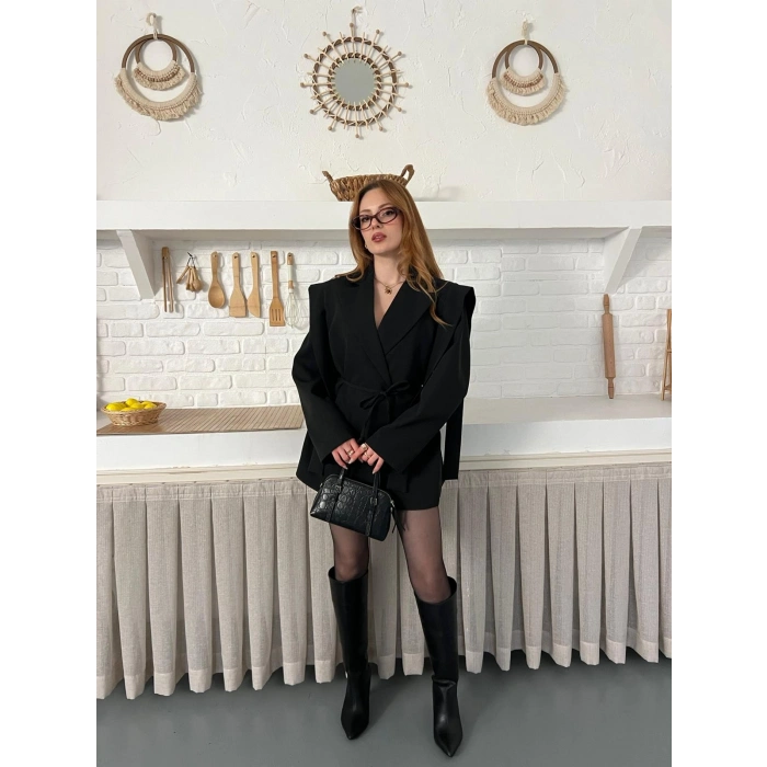 Omuz Detaylı Belden Bağlamalı Ceket Siyah