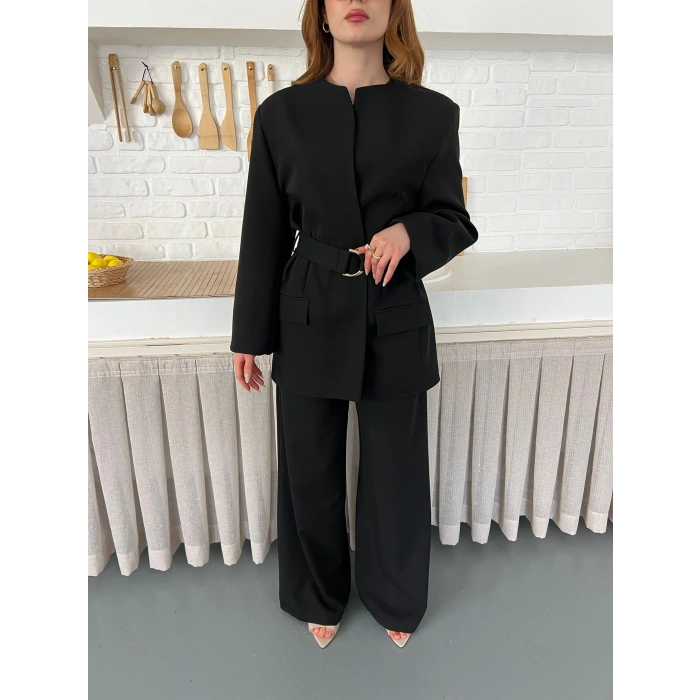 Gold Kemer Detaylı Tasarım Yaka Takım Siyah