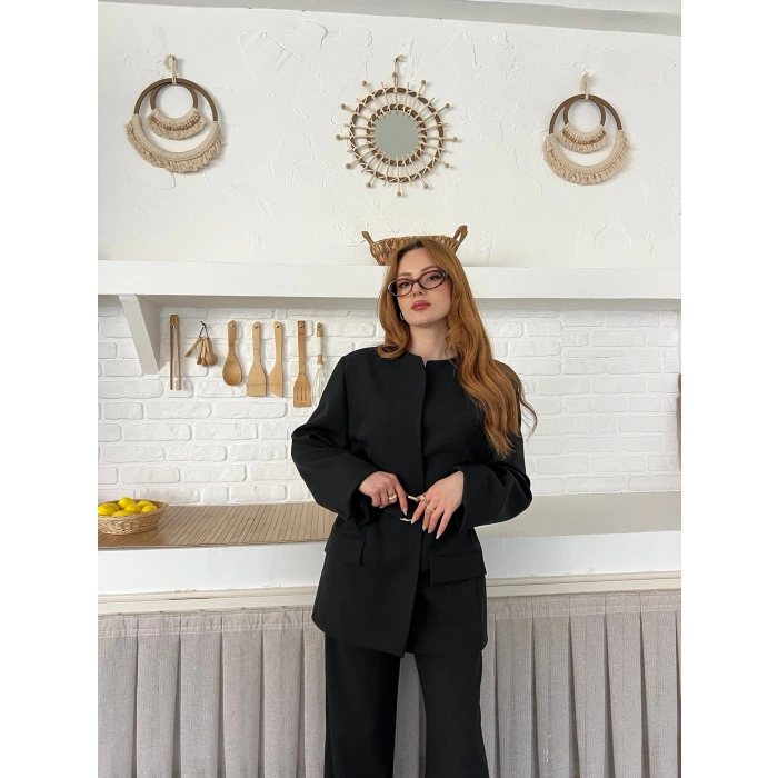 Gold Kemer Detaylı Tasarım Yaka Takım Siyah