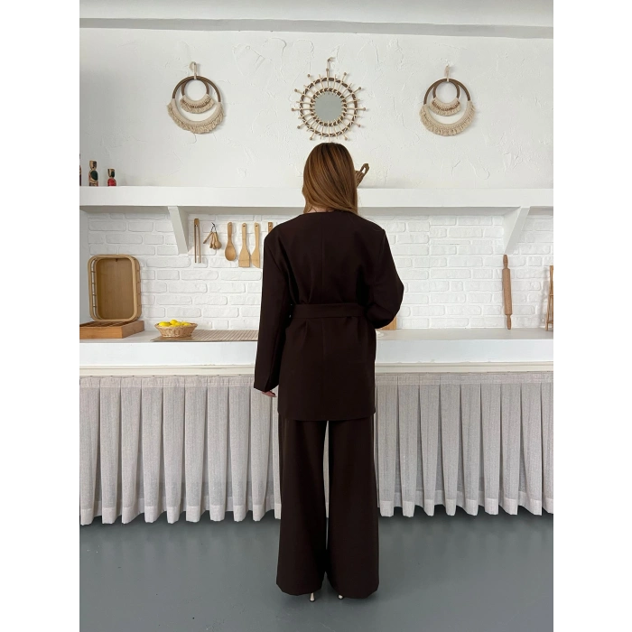 Gold Kemer Detaylı Tasarım Yaka Takım Kahve