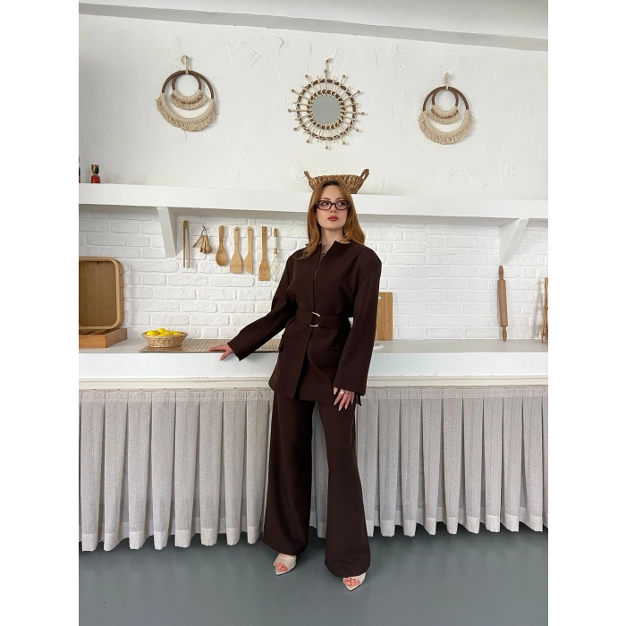 Gold Kemer Detaylı Tasarım Yaka Takım Kahve