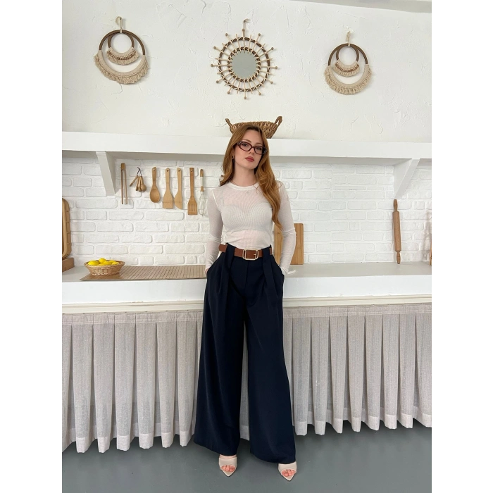 Pile Detaylı Kemerli Bol Paça Pantolon Lacivert