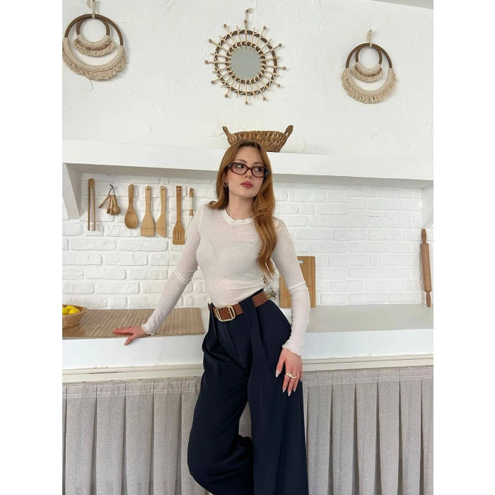 Pile Detaylı Kemerli Bol Paça Pantolon Lacivert