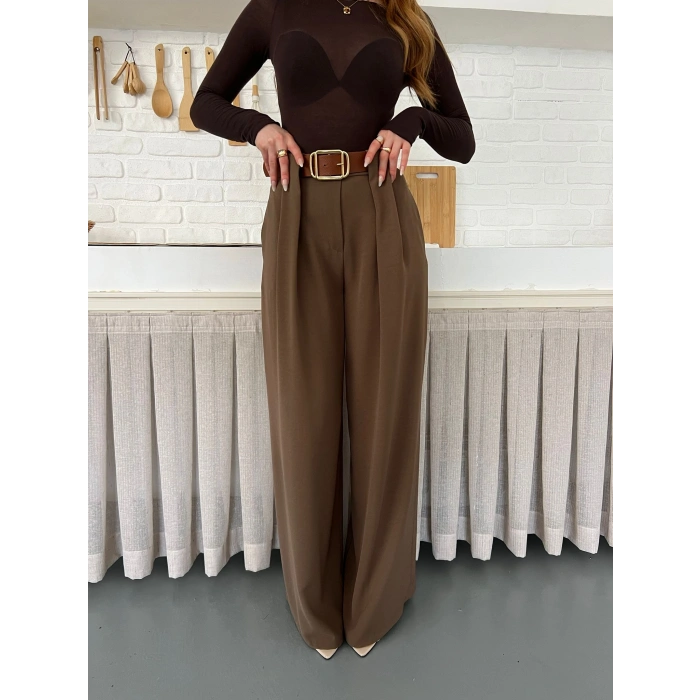 Pile Detaylı Kemerli Bol Paça Pantolon Sütlü Kahve