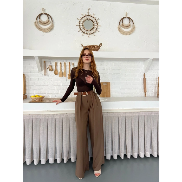 Pile Detaylı Kemerli Bol Paça Pantolon Sütlü Kahve