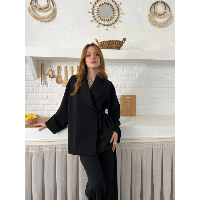 Kruvaze Yaka Yan Bağlamalı Feminen Takım Siyah