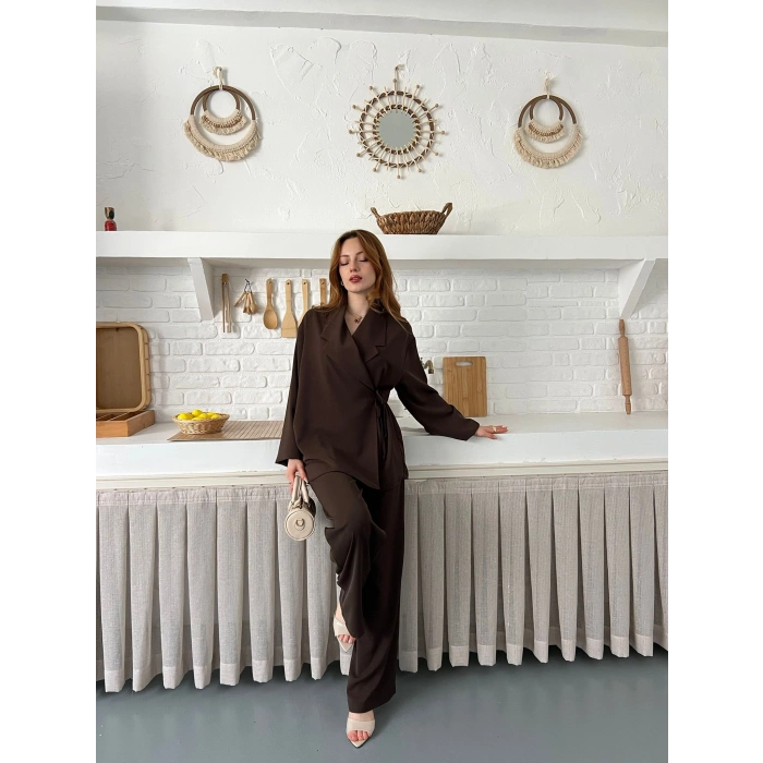 Kruvaze Yaka Yan Bağlamalı Feminen Takım Acı Kahve