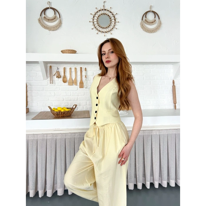 Çilek Kumaş Yelekli Takım Sarı