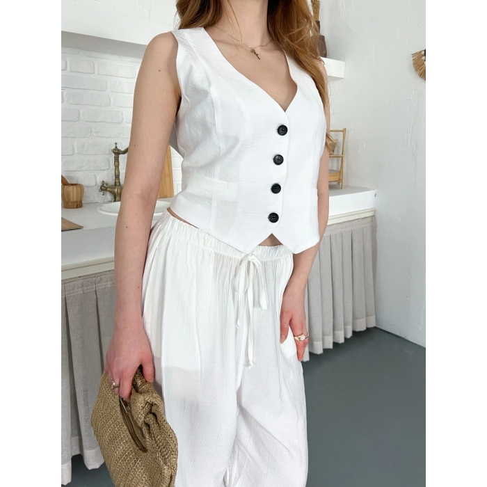 Çilek Kumaş Yelekli Takım Beyaz