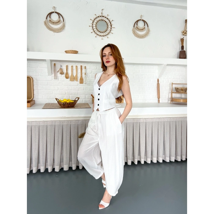 Çilek Kumaş Yelekli Takım Beyaz