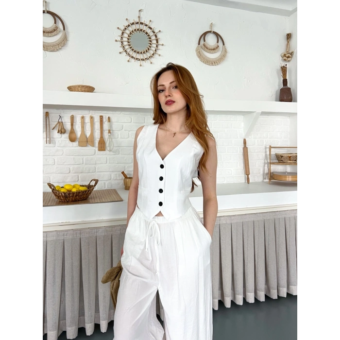 Çilek Kumaş Yelekli Takım Beyaz