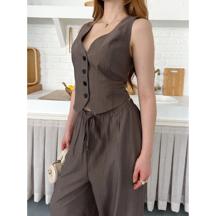 Çilek Kumaş Yelekli Takım Kahve