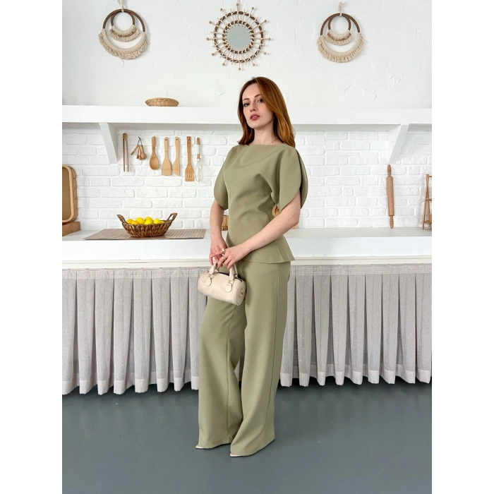 Omuz Detaylı Pantolonlu Takım Haki