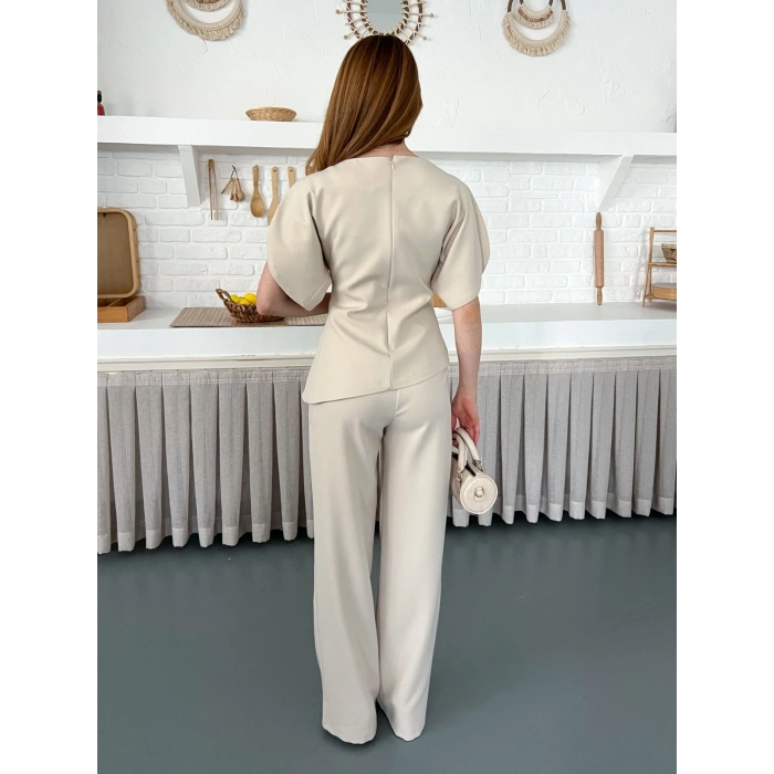 Omuz Detaylı Pantolonlu Takım Krem