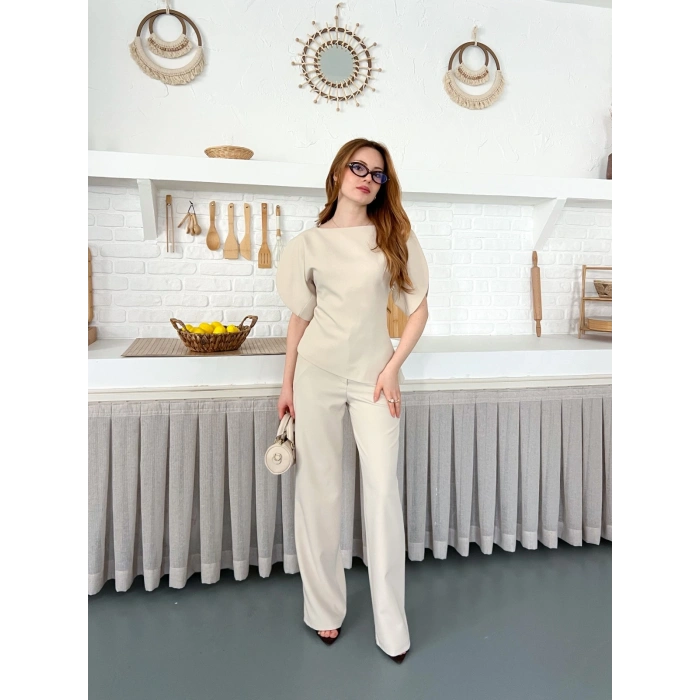 Omuz Detaylı Pantolonlu Takım Krem