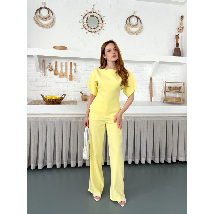 Omuz Detaylı Pantolonlu Takım Sarı