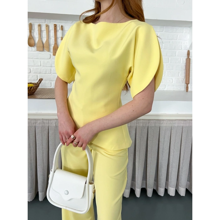 Omuz Detaylı Pantolonlu Takım Sarı