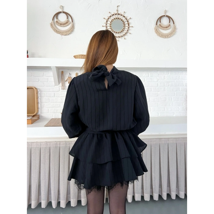 Arka Bağlama Detaylı Dantelli Elbise Siyah