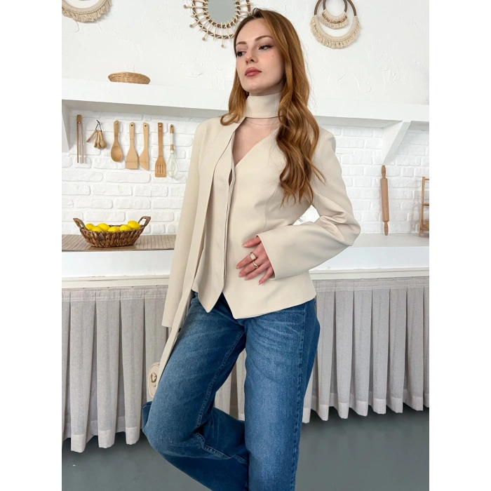Fular Detaylı Düğmeli Ceket Bej