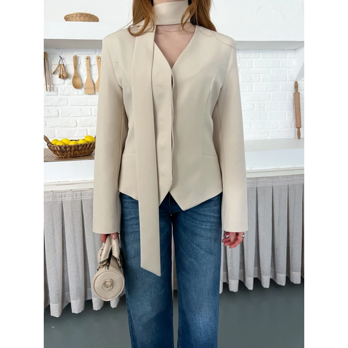 Fular Detaylı Düğmeli Ceket Bej