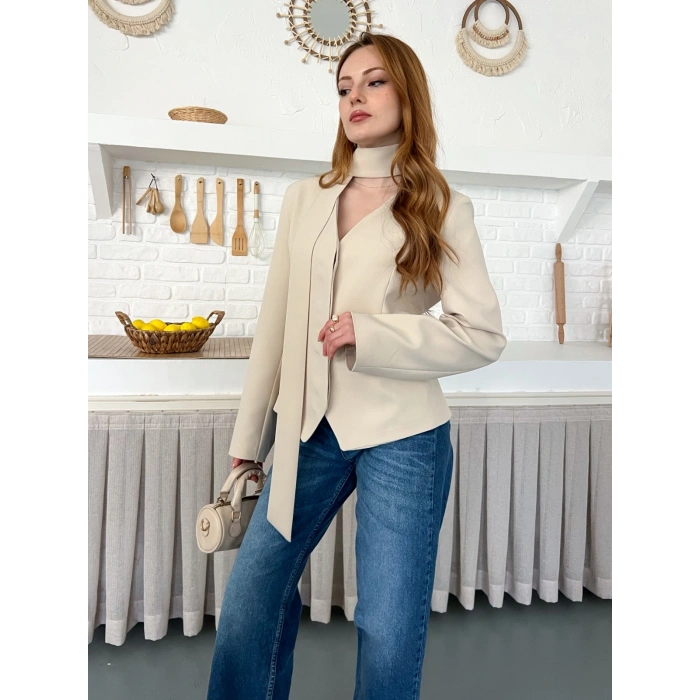 Fular Detaylı Düğmeli Ceket Bej
