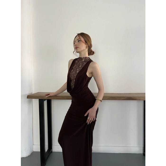 Dantel Detaylı Drapeli Couture Gece Elbisesi Kahve